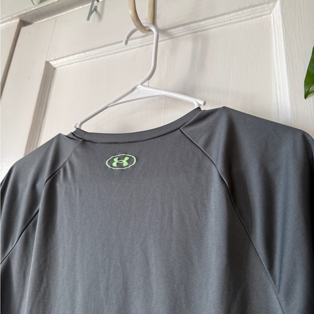 Under Armour youth size XL Dark Gray HeatGear Shirt - Picture 6 of 6